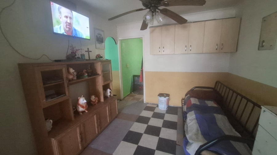 2 Bedroom Property for Sale in Lentegeur Western Cape